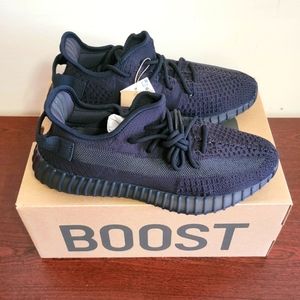 NEW IN BOX Men's Adidas Yeezy Boost 350 V2 'Onyx' HQ4540 Size: 8M